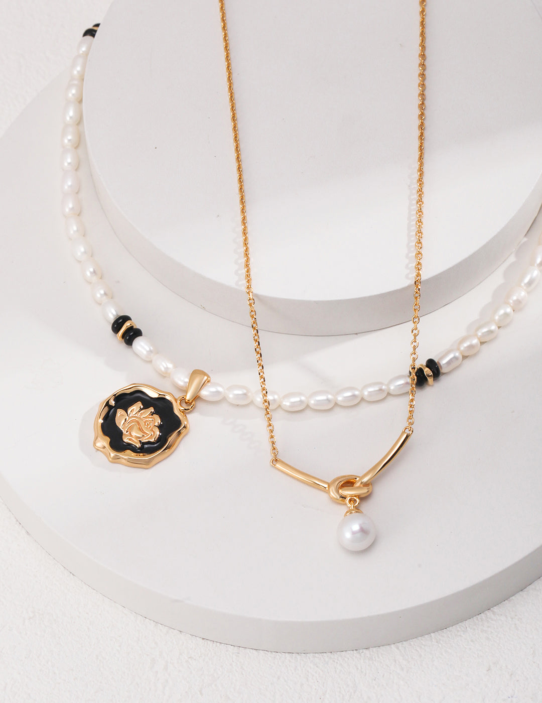 Knot Pearl Necklace