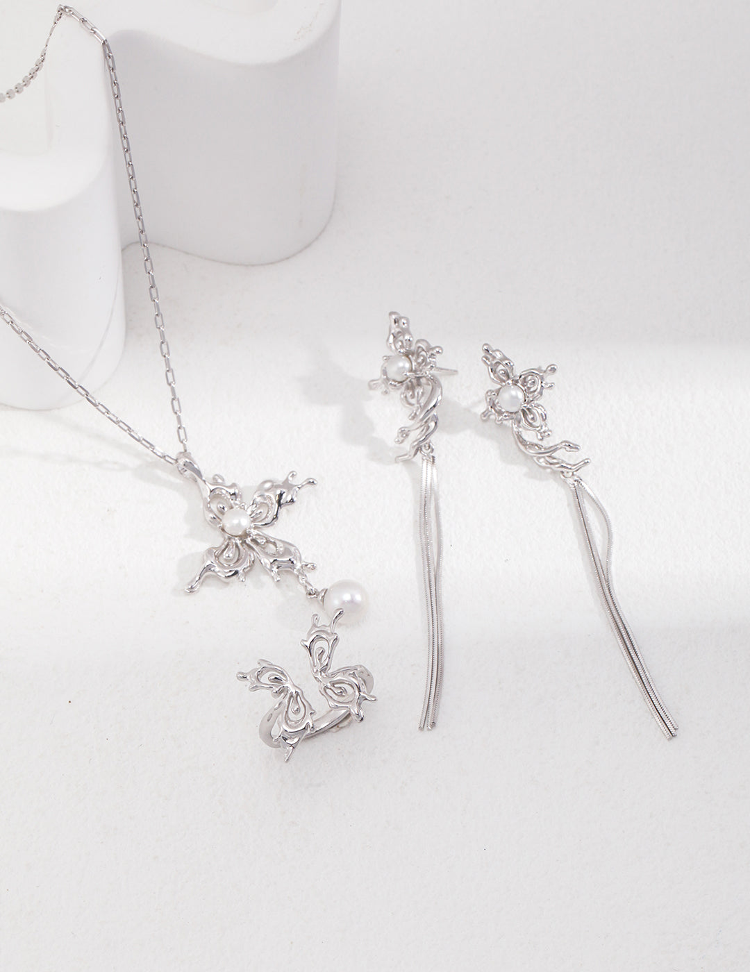 Artistic Pearl Silver Jewelry Set with Necklace, Earring and Ring