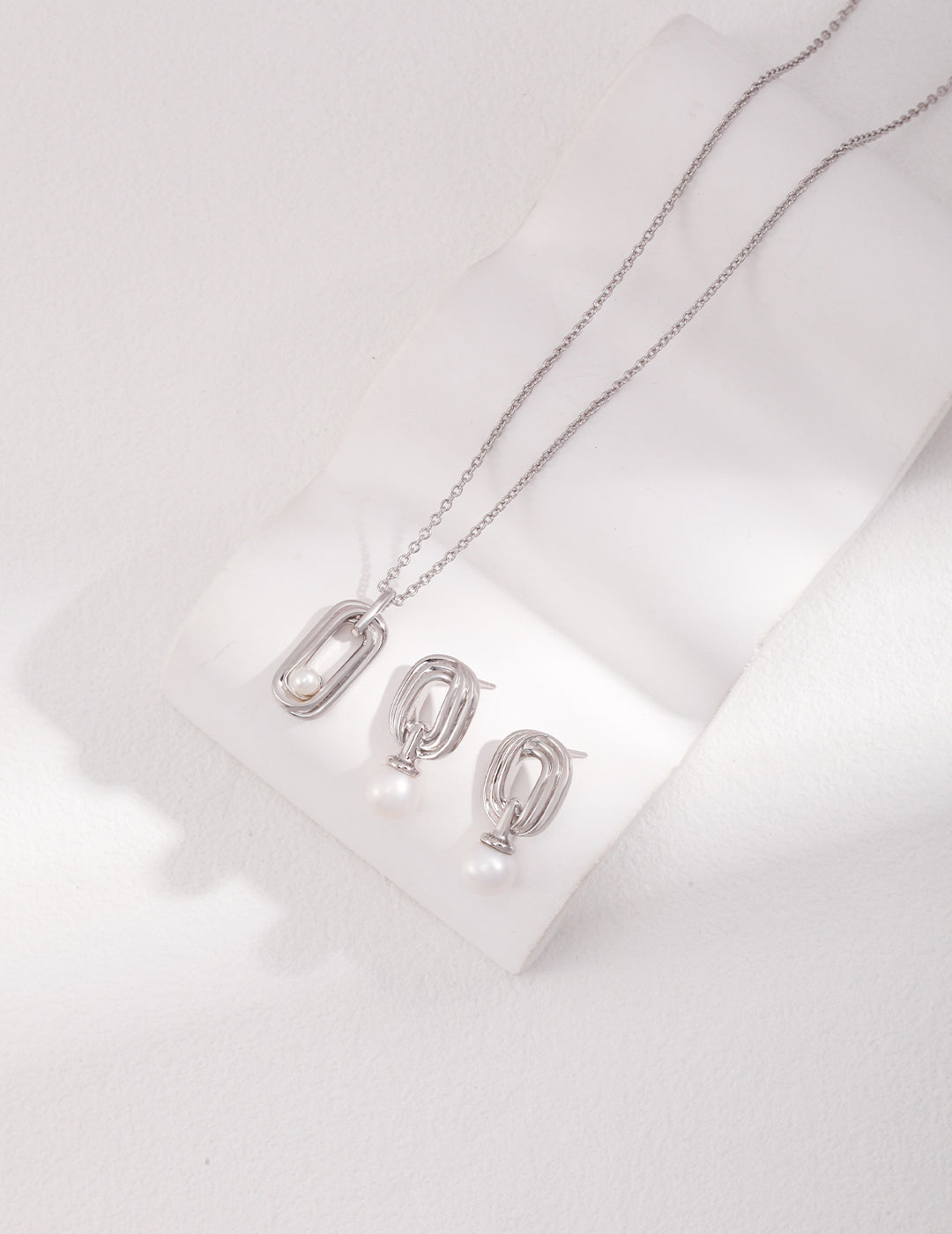 Minimalist Style Necklace and Earring