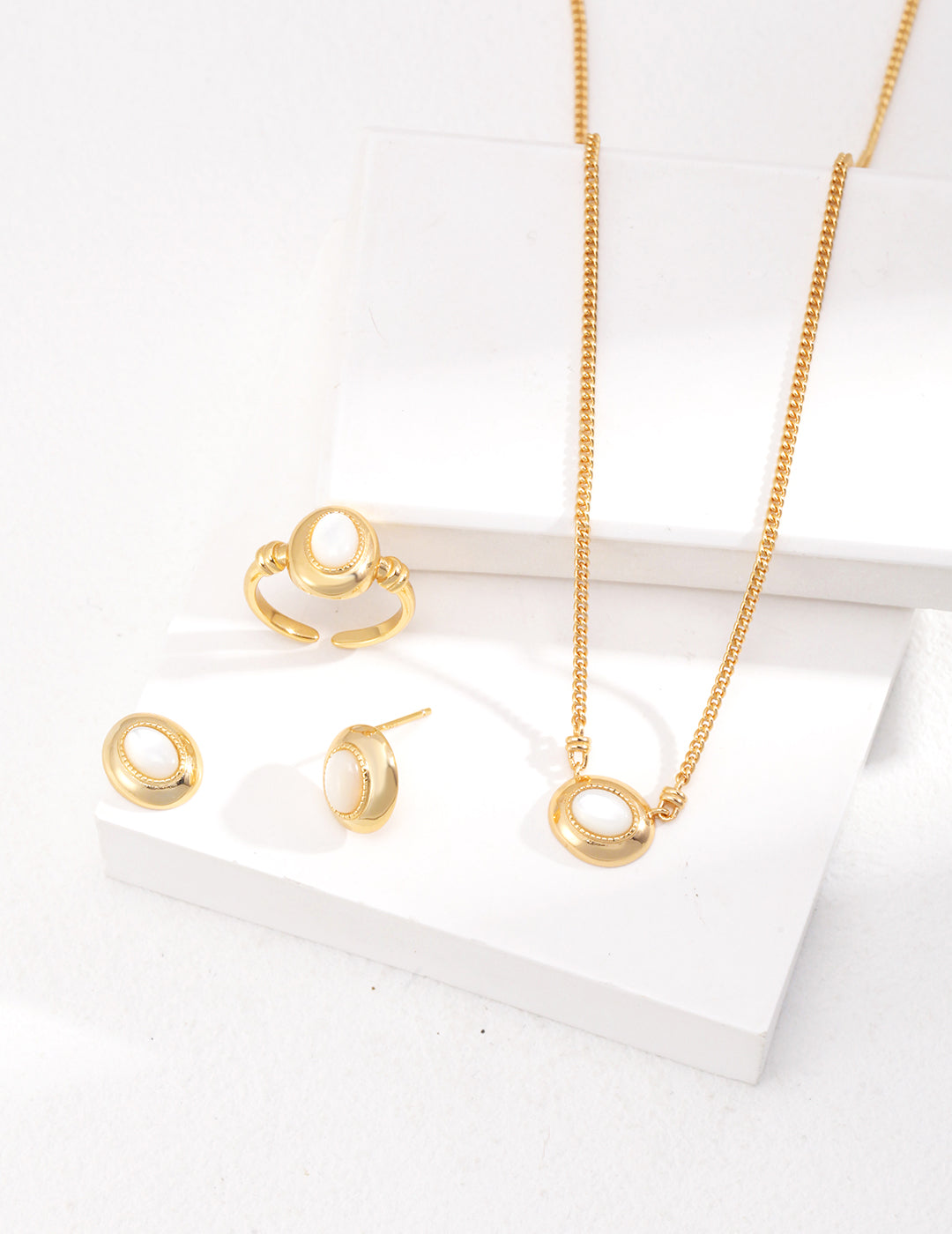 Oyster Pearl Silver Jewelry Set with Necklace,  Earring and Ring